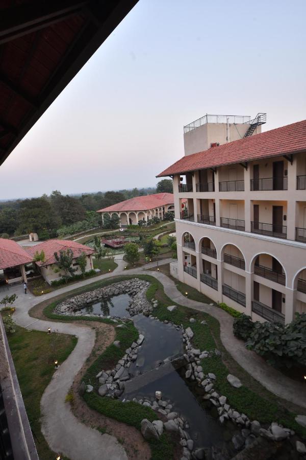 Bhanu The Fern Forest Resort & Spa, Jambughoda Zewnętrze zdjęcie