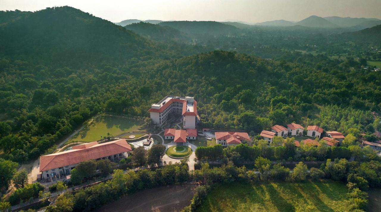 Bhanu The Fern Forest Resort & Spa, Jambughoda Zewnętrze zdjęcie